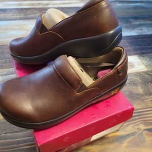 Alegria Brown Leather Mules